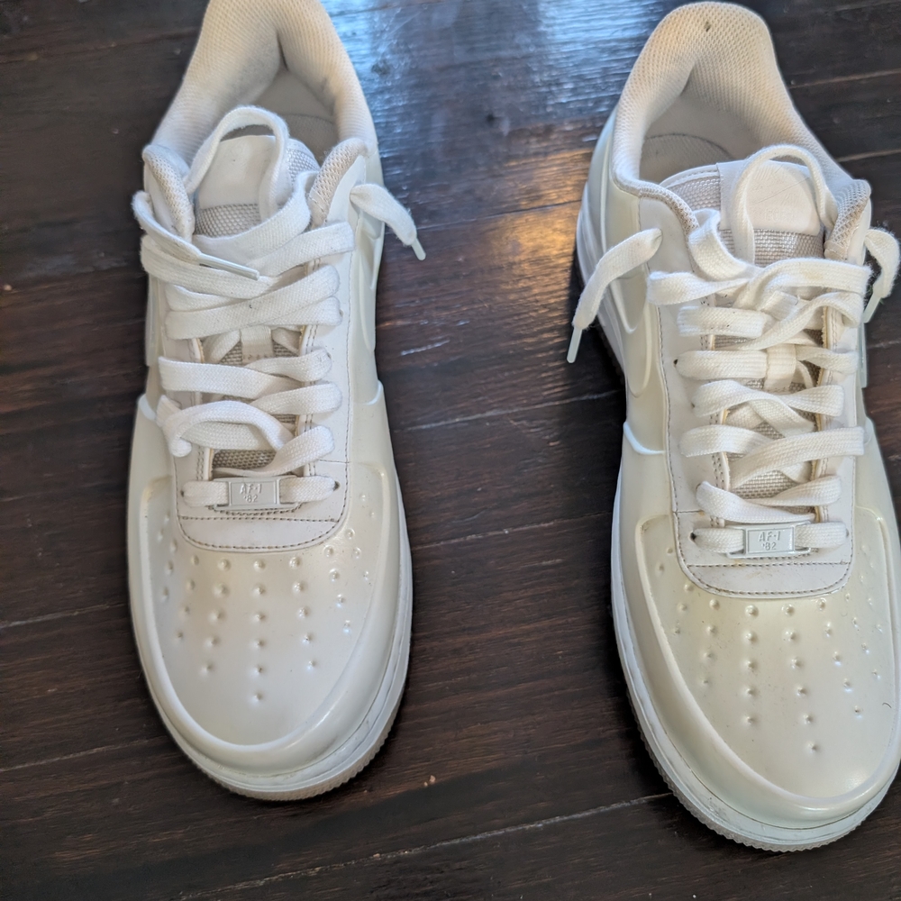 Nike Cream Athletic Shoes